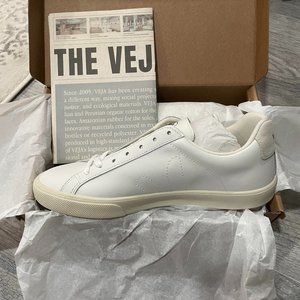 VEJA Esplar Leather Logo Sneakers